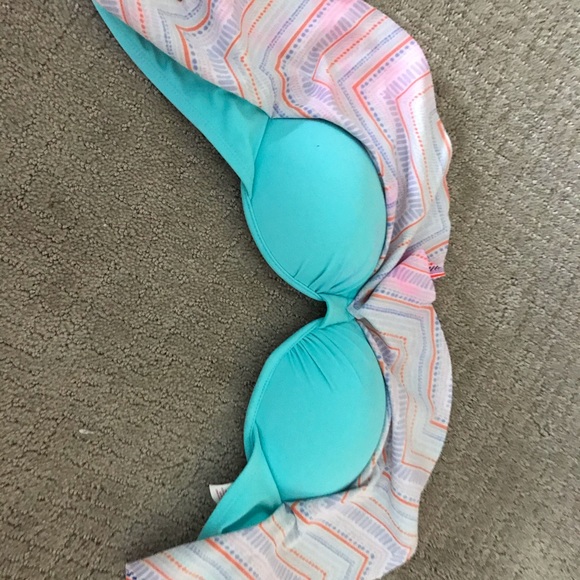 Bikini tops - Picture 7 of 16